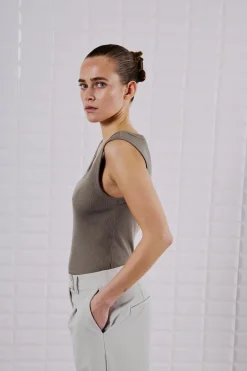 WBLLULLU TANK TOP