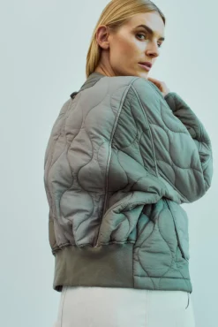 WBLZANDERS QUILTED BOMBER